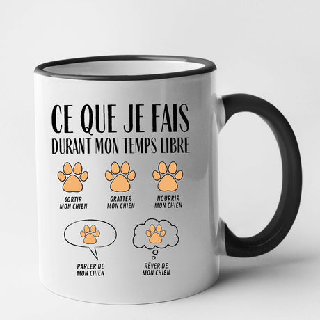 Mug Ce que je fais durant mon temps libre Chien Noir